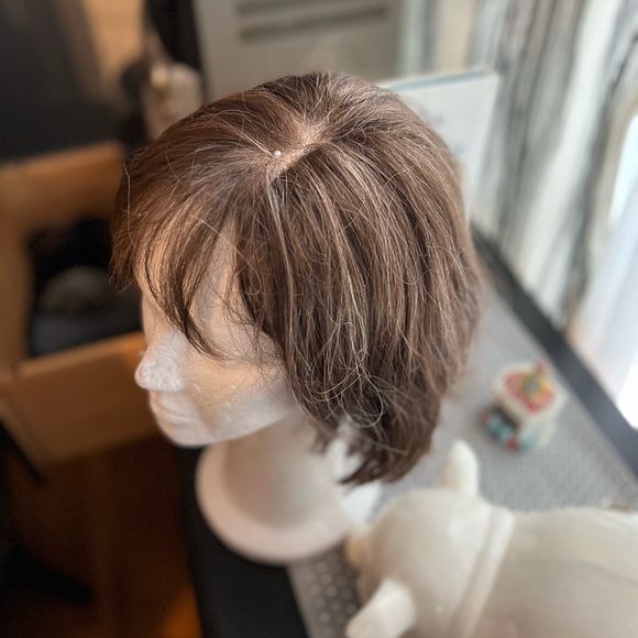 Wig - Picture 3 of 6